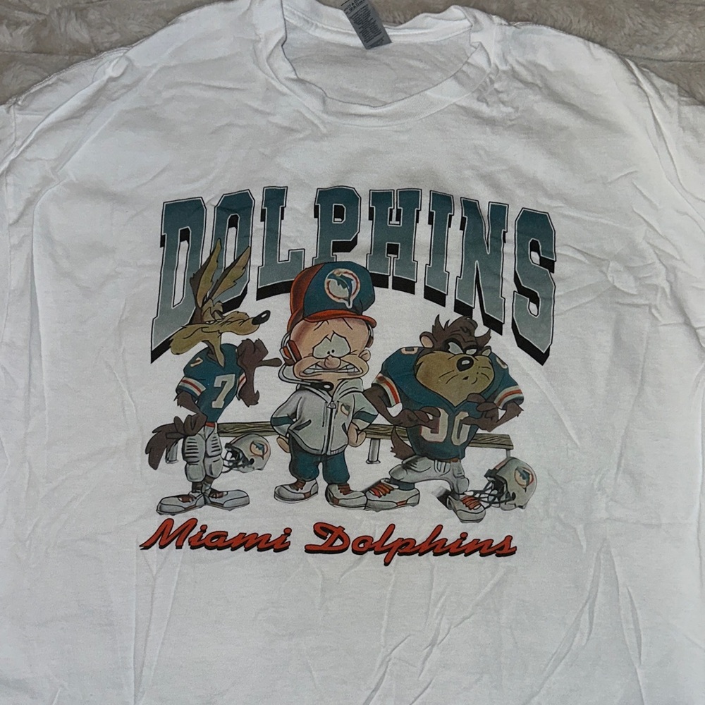 Miami Dolphins shirt Looney tunes size XXL NFL Miami Dolphins shirt